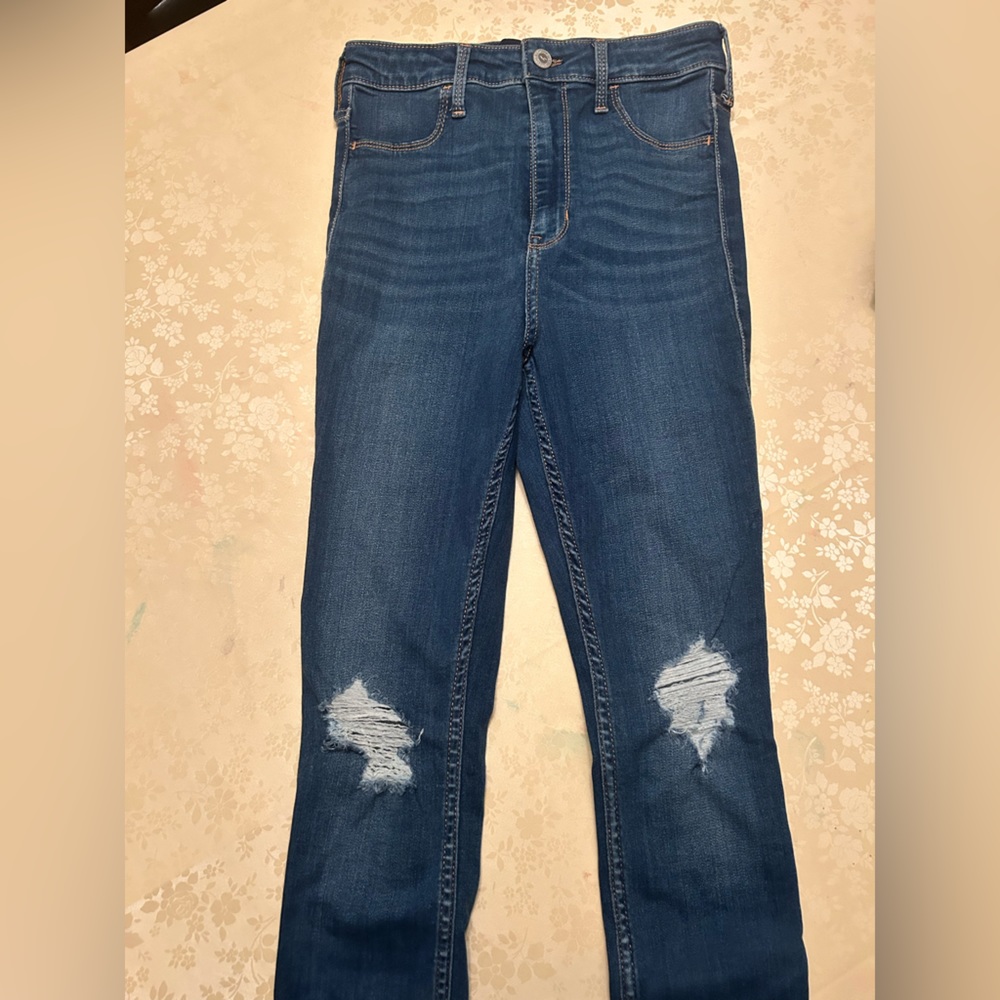 HOLLISTER 5S Ultra-Rise Ripped Jean Legging - Advanced Stretch